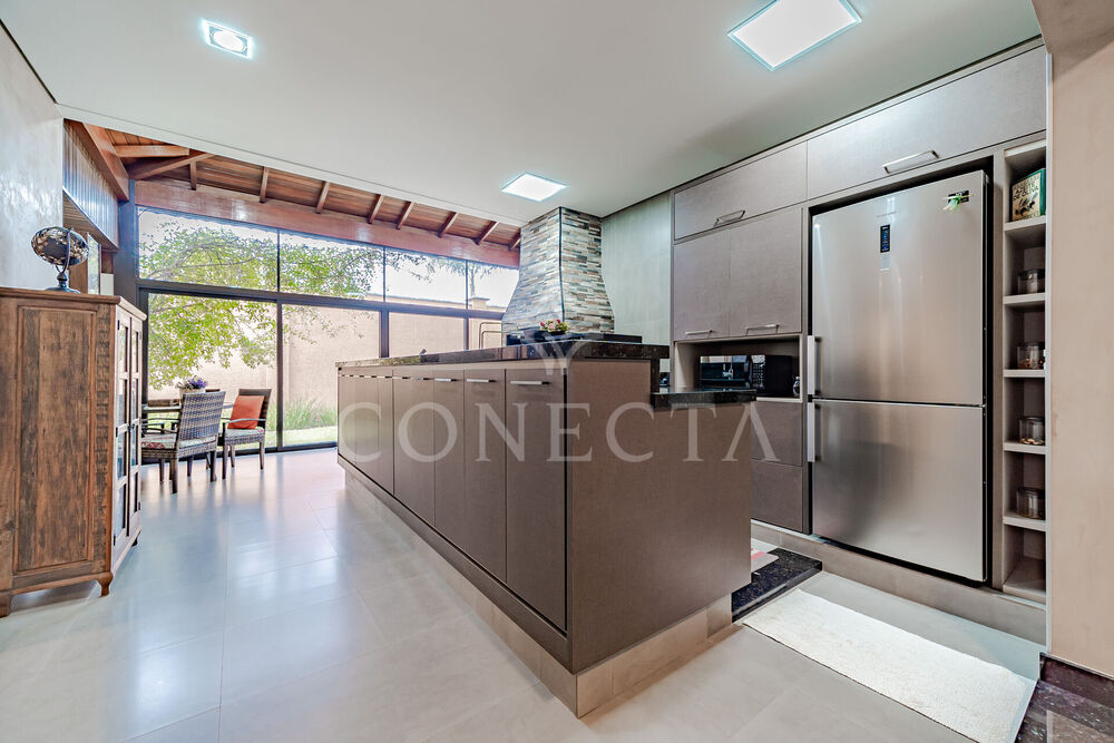 Casa, 4 quartos, 307 m² - Foto 1
