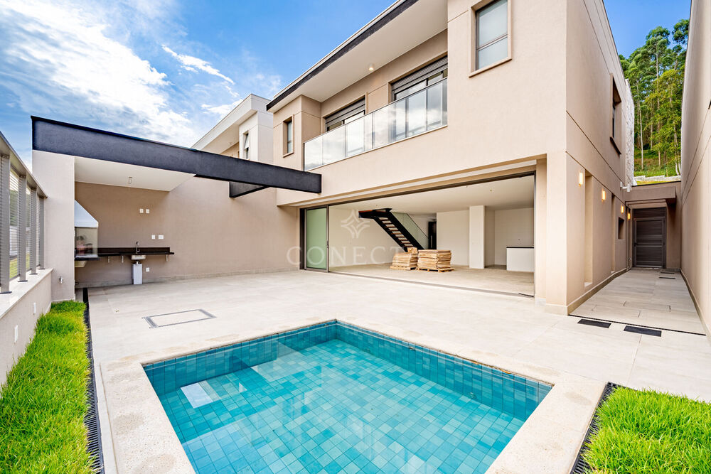 Casa, 4 quartos, 310 m² - Foto 1