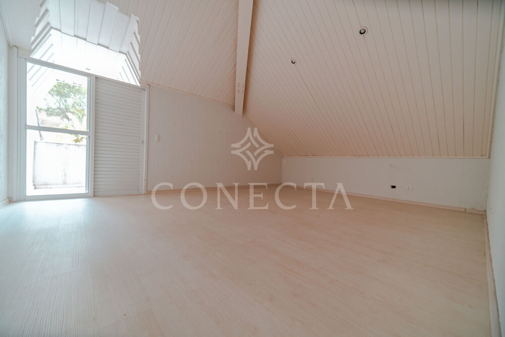 Casa à venda com 7 quartos, 1754m² - Foto 1