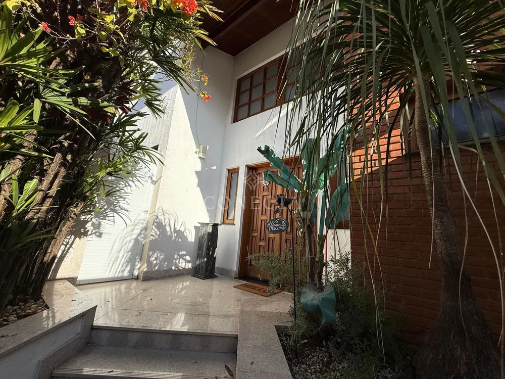 Casa, 4 quartos, 638 m² - Foto 1