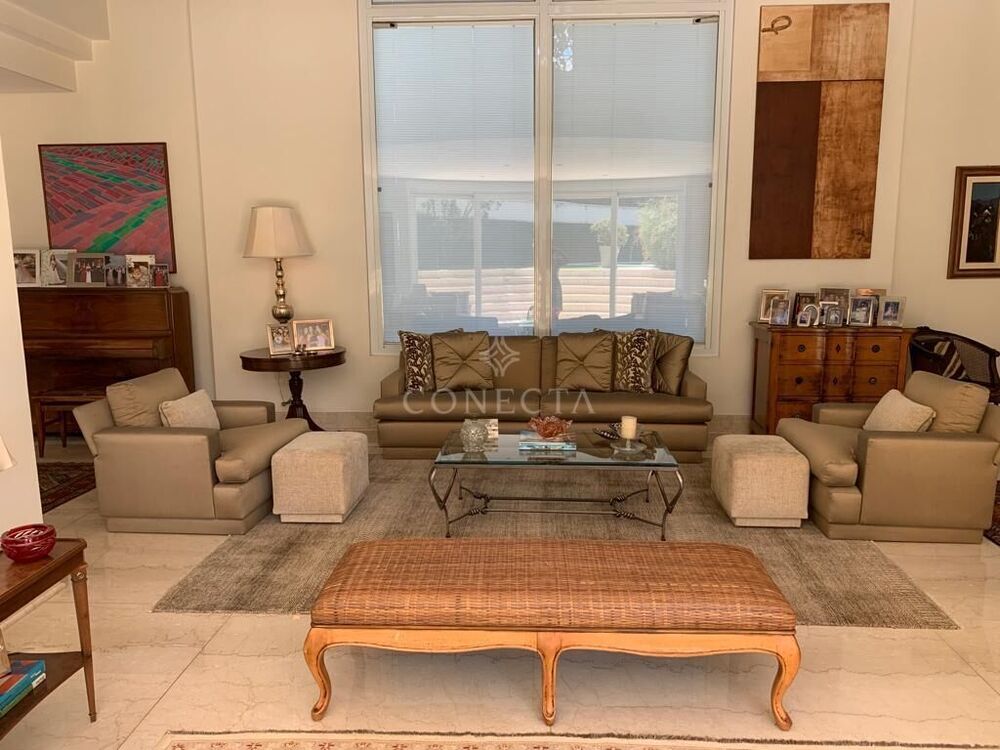 Casa à venda com 4 quartos, 950m² - Foto 1