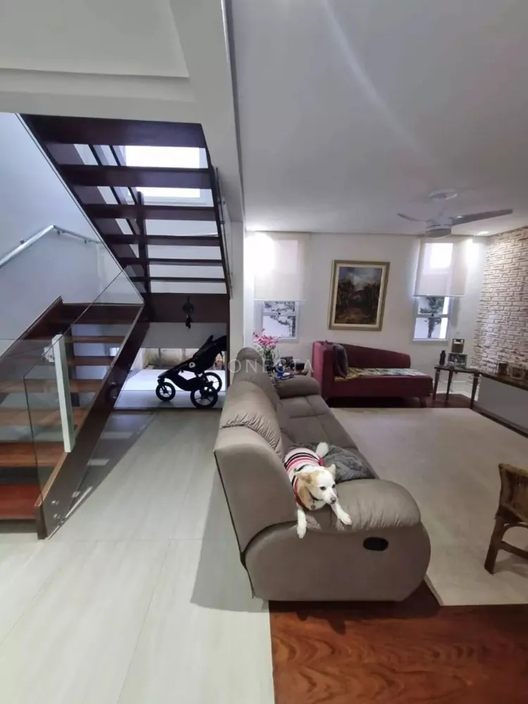 Casa, 3 quartos, 236 m² - Foto 1