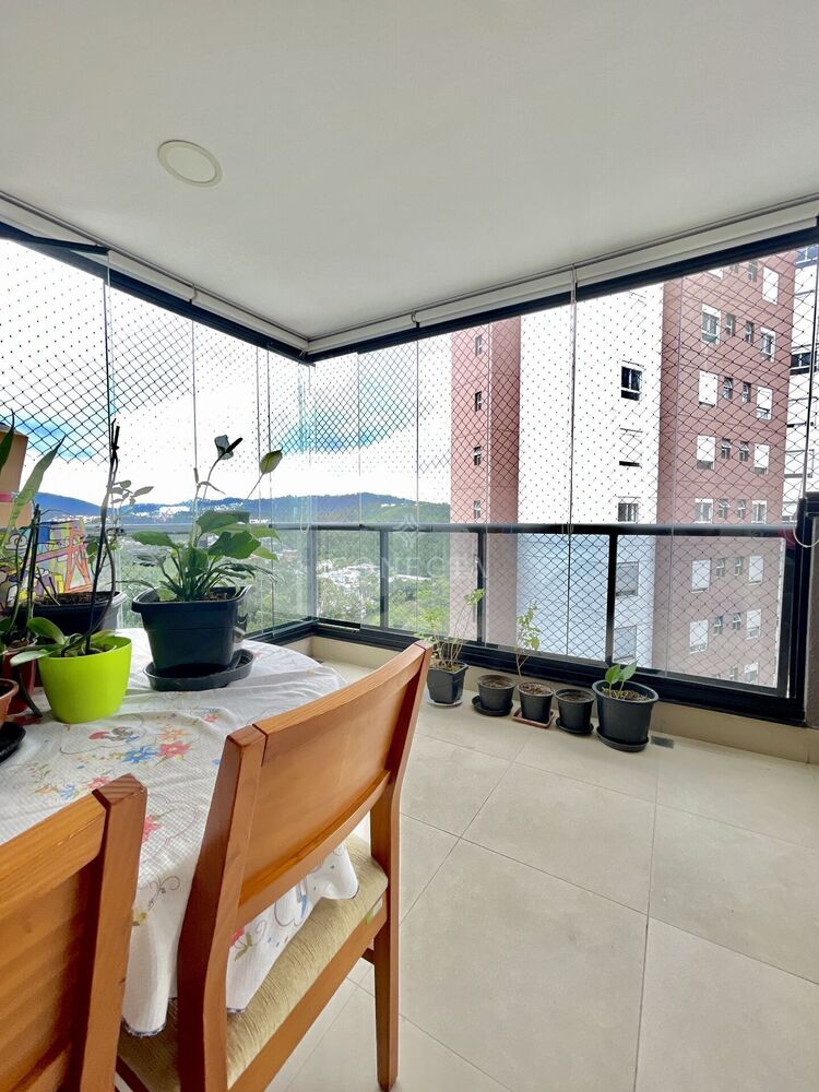 Apartamento para alugar com 3 quartos, 112m² - Foto 2