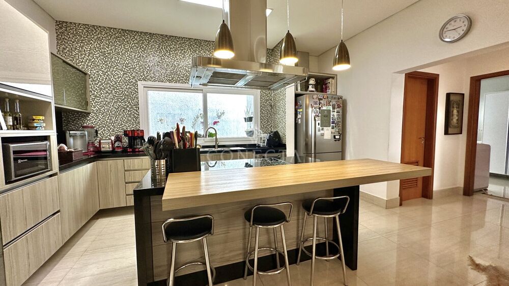 Casa, 4 quartos, 380 m² - Foto 1