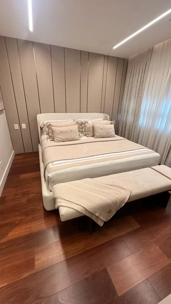 Apartamento, 3 quartos, 239 m² - Foto 1