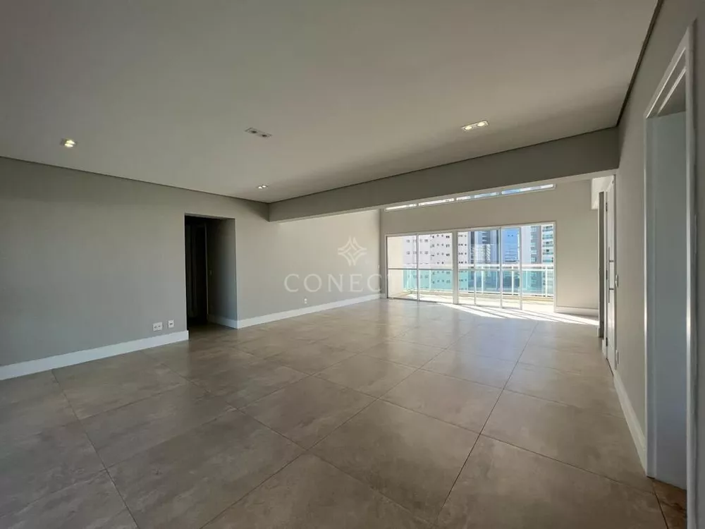 Apartamento para alugar com 3 quartos, 266m² - Foto 9