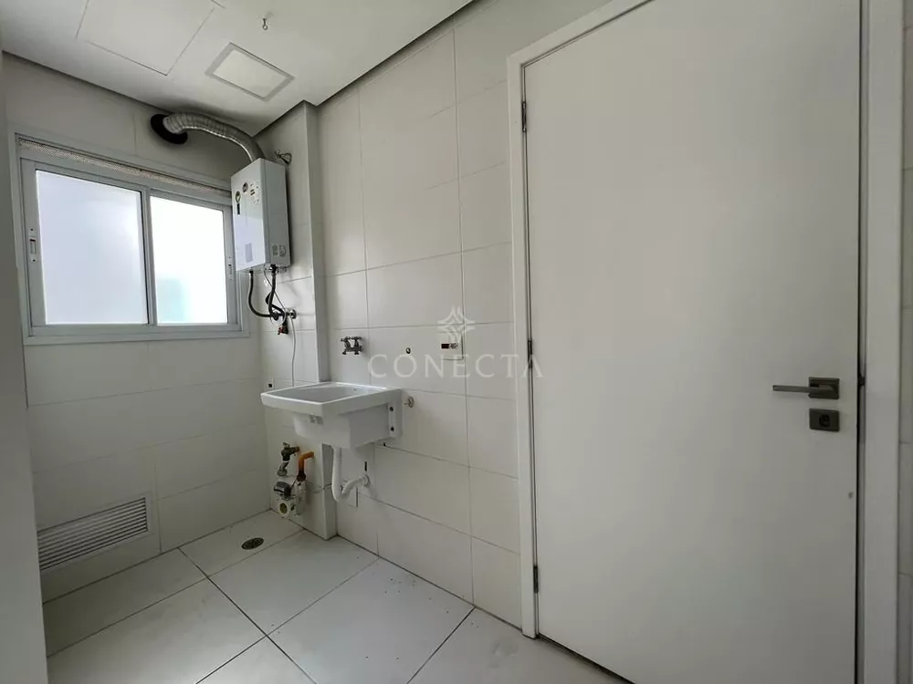 Apartamento para alugar com 3 quartos, 266m² - Foto 2