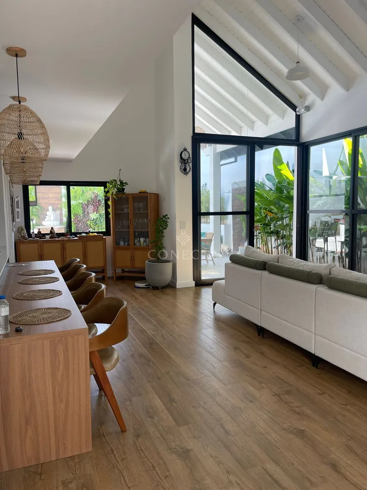 Casa, 4 quartos, 330 m² - Foto 1