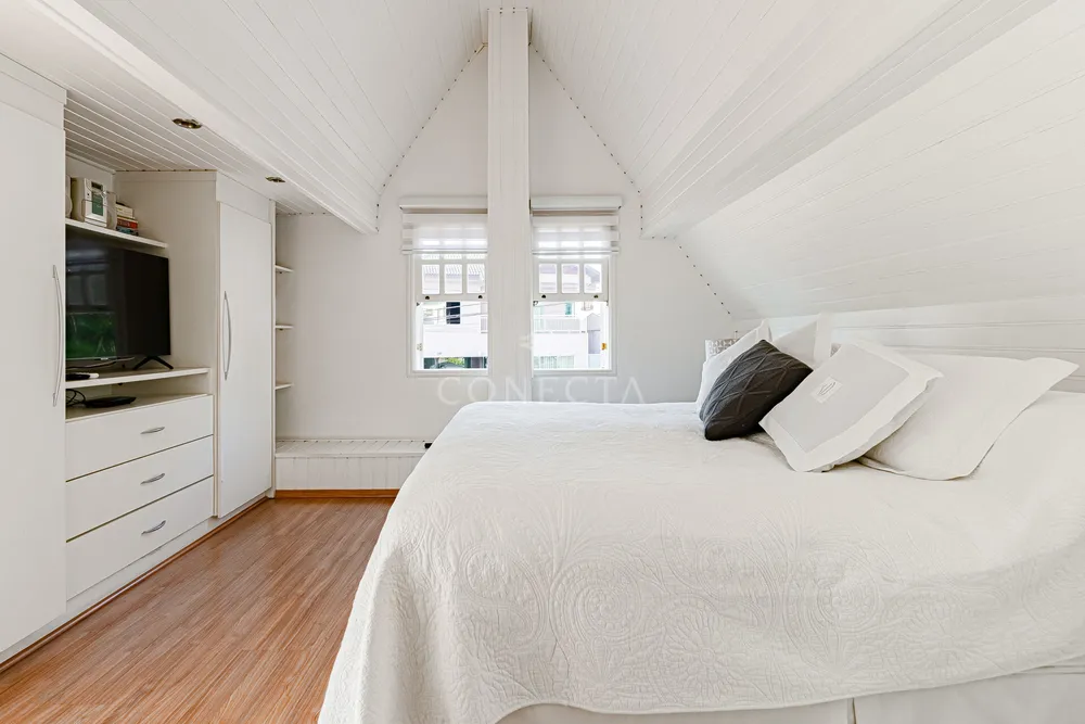 Casa, 4 quartos, 338 m² - Foto 1