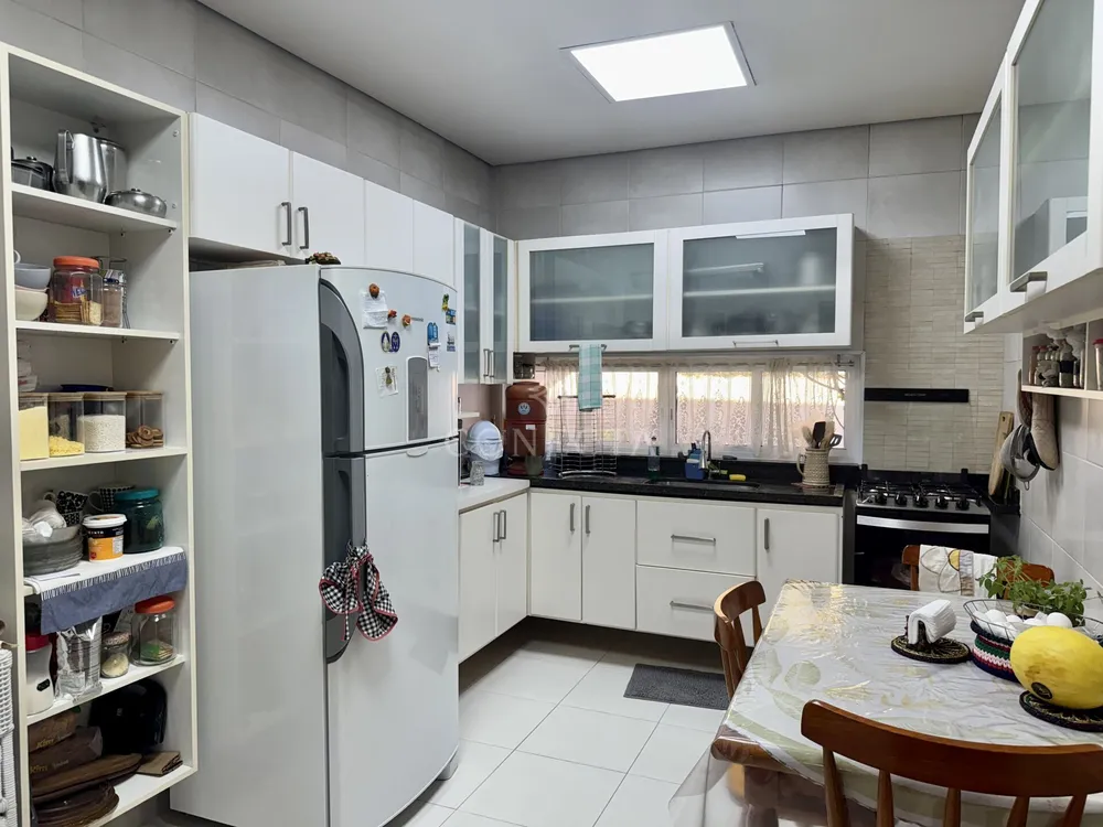 Casa, 3 quartos, 198 m² - Foto 2