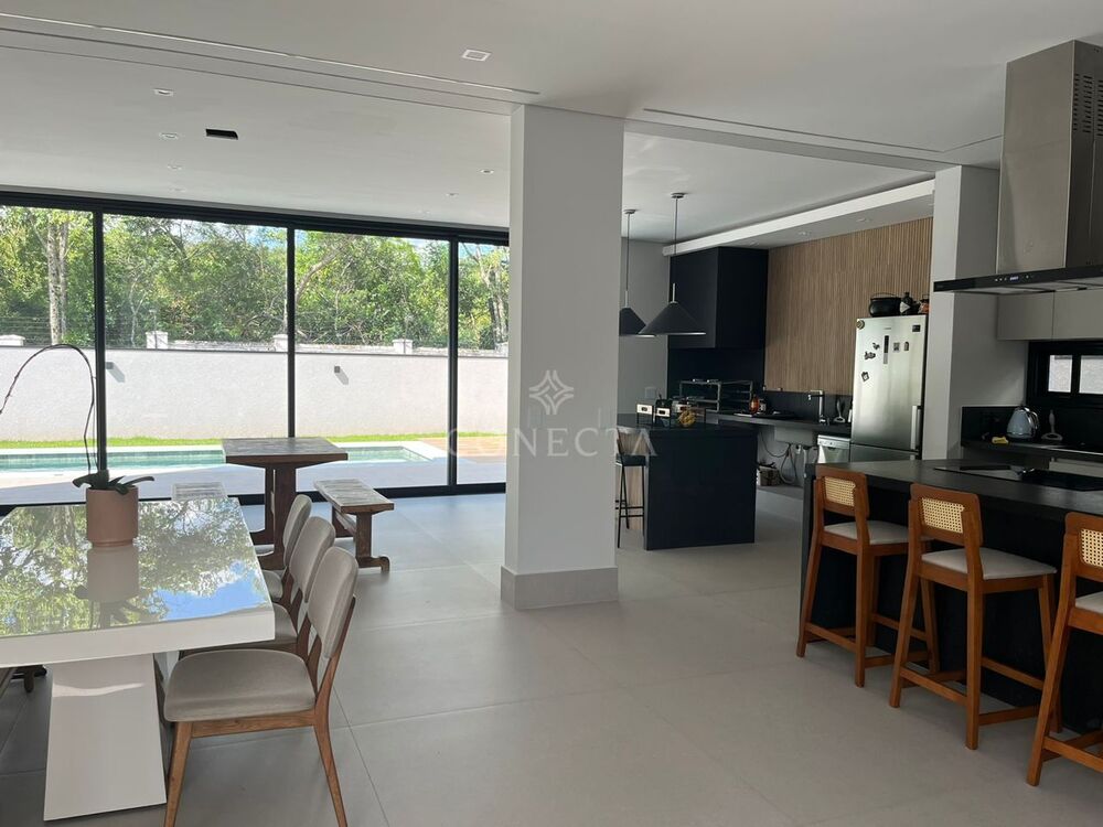 Casa, 5 quartos, 371 m² - Foto 1