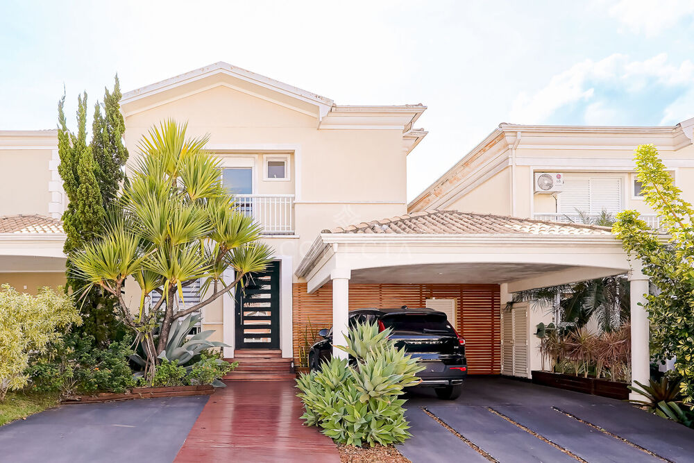 Casa, 3 quartos, 236 m² - Foto 1