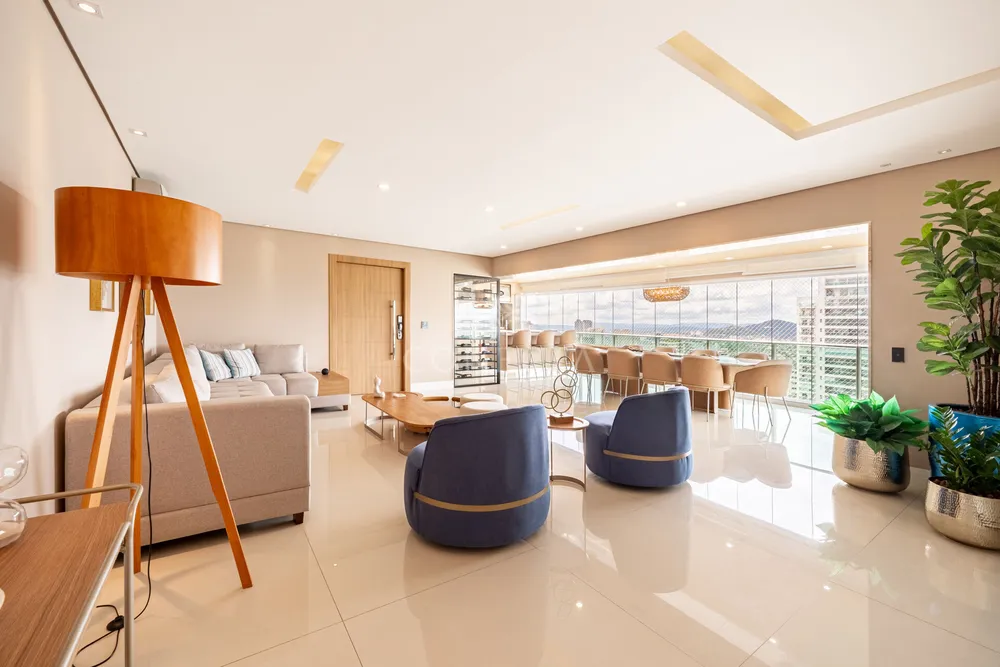 Apartamento, 3 quartos, 212 m² - Foto 1
