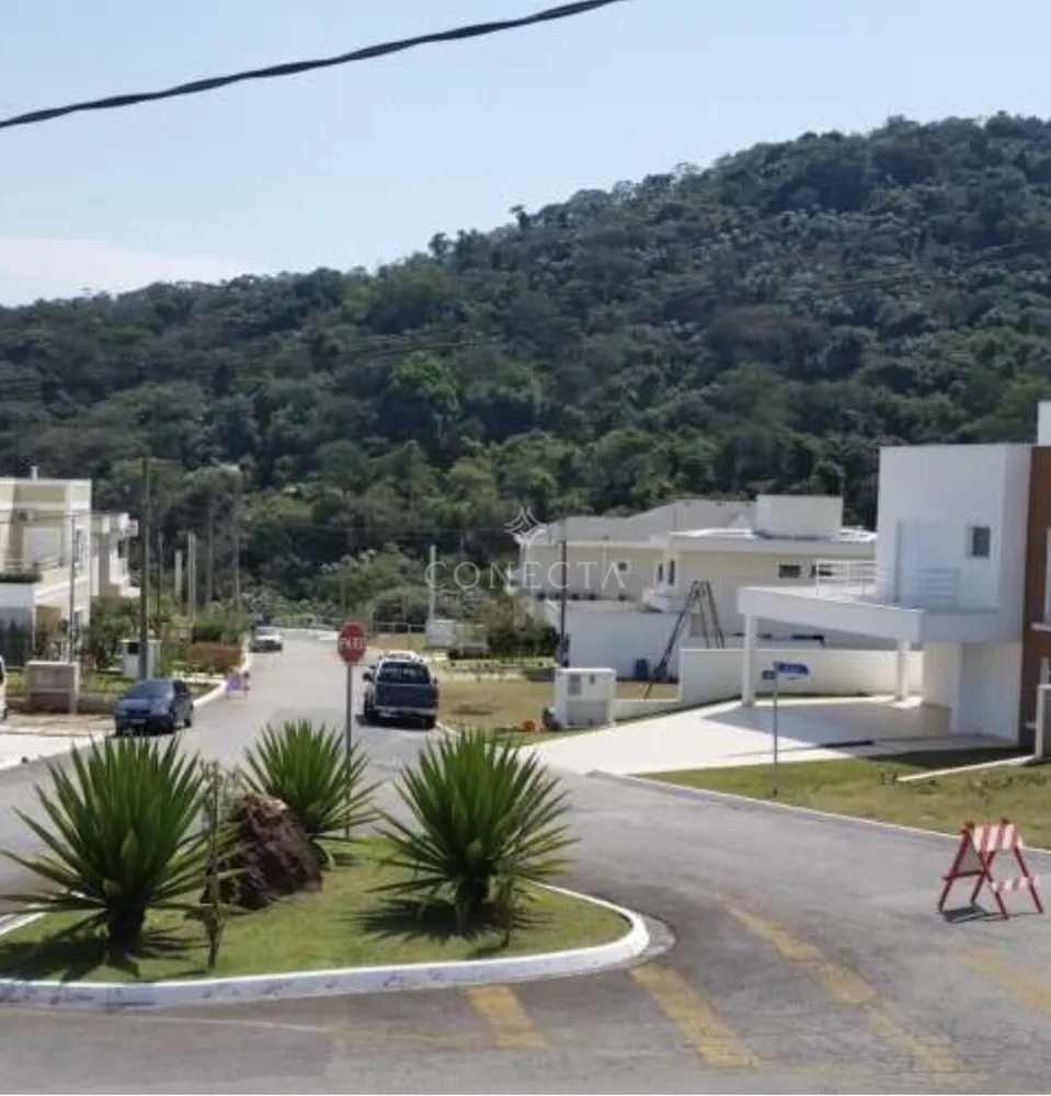 Casa, 3 quartos, 241 m² - Foto 3