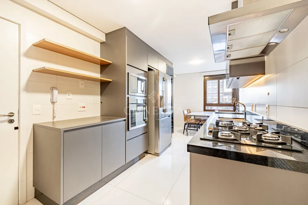 Apartamento, 3 quartos, 228 m² - Foto 2