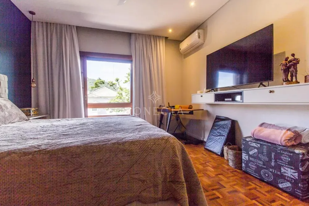 Casa, 3 quartos, 320 m² - Foto 1