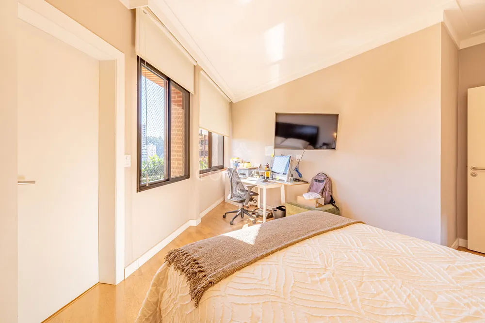 Apartamento, 3 quartos, 212 m² - Foto 2