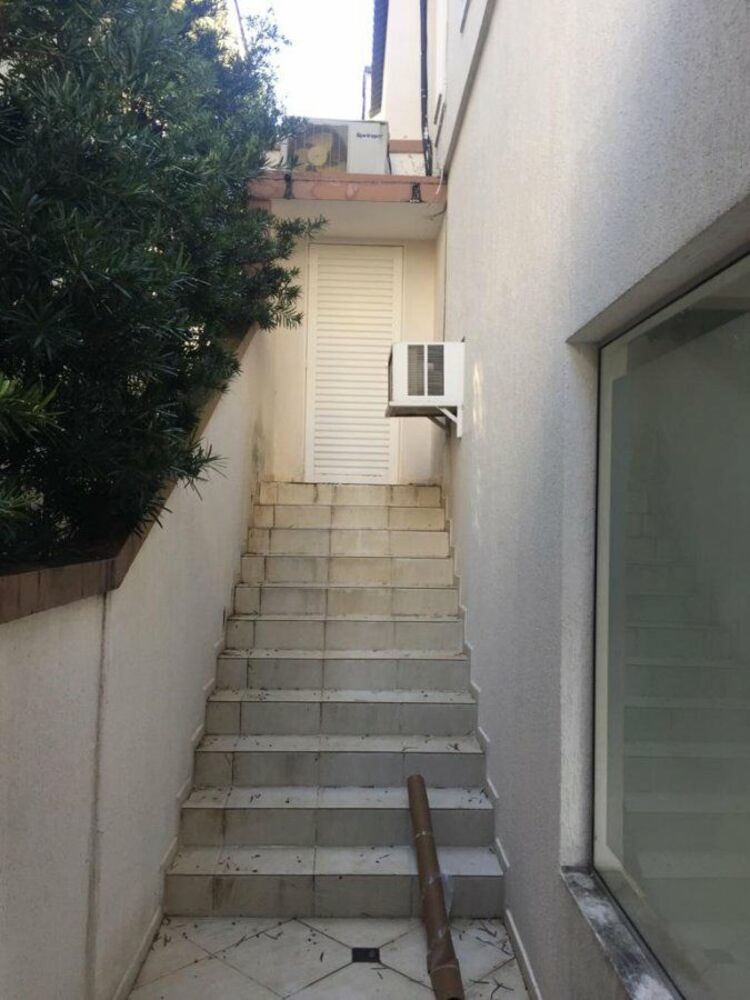 Casa à venda com 4 quartos, 307m² - Foto 2