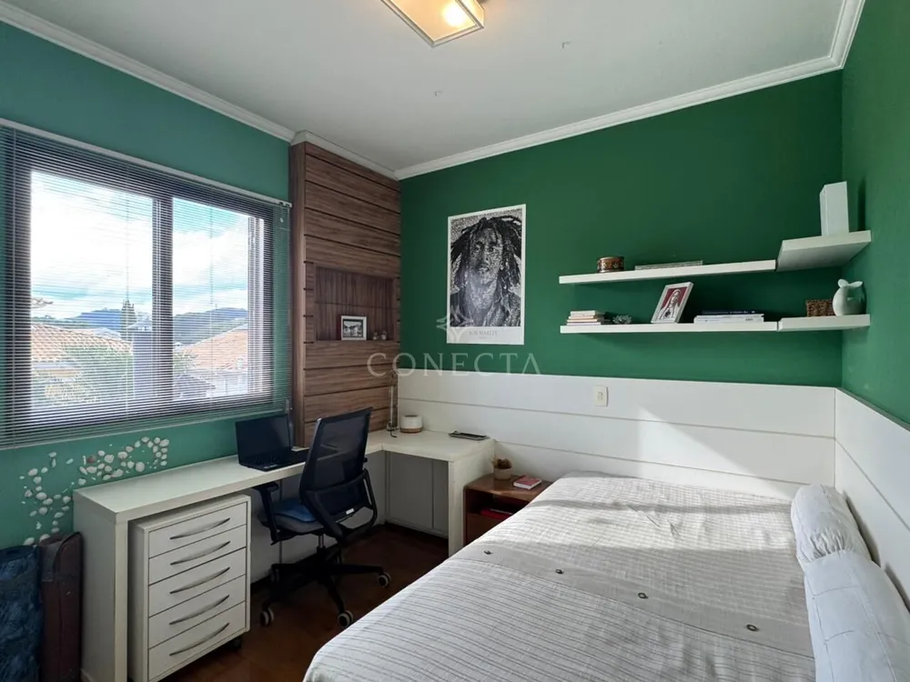 Casa, 4 quartos, 190 m² - Foto 1