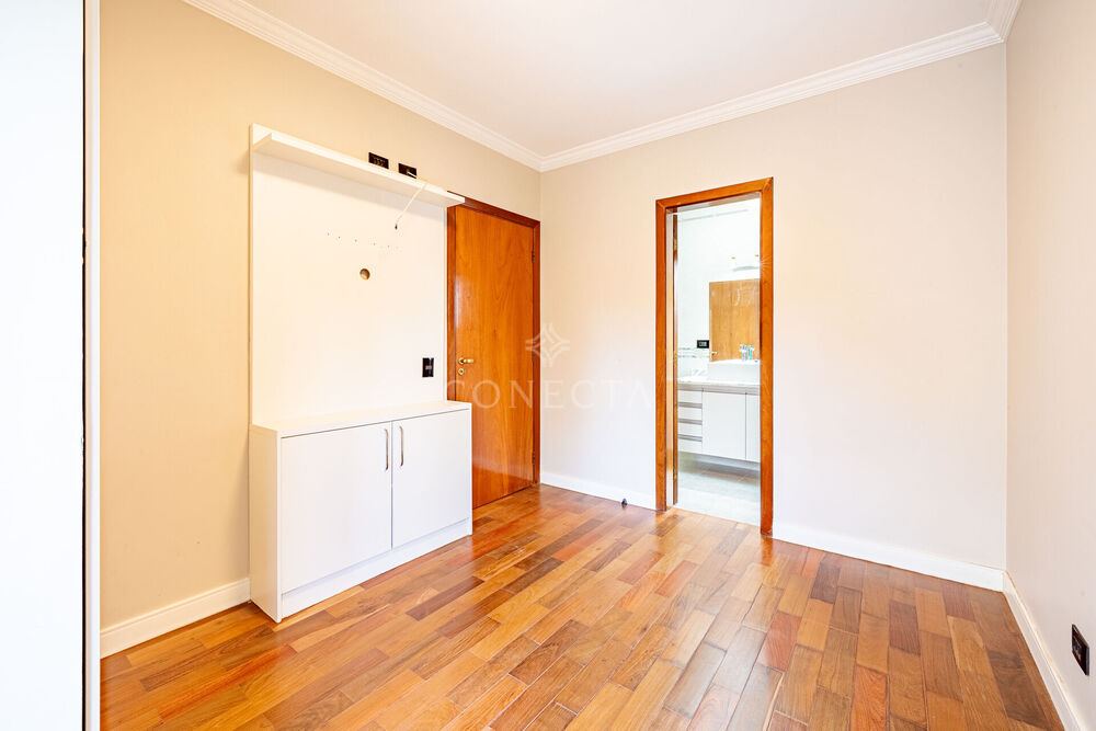 Casa para alugar com 4 quartos, 520m² - Foto 2