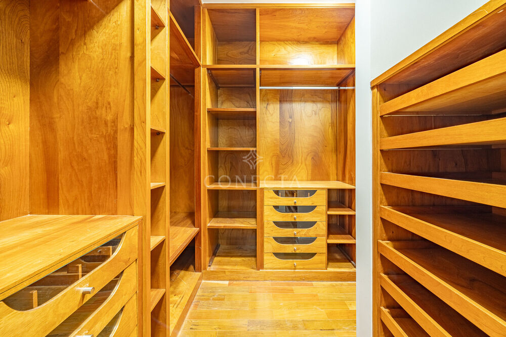 Casa para alugar com 4 quartos, 520m² - Foto 3