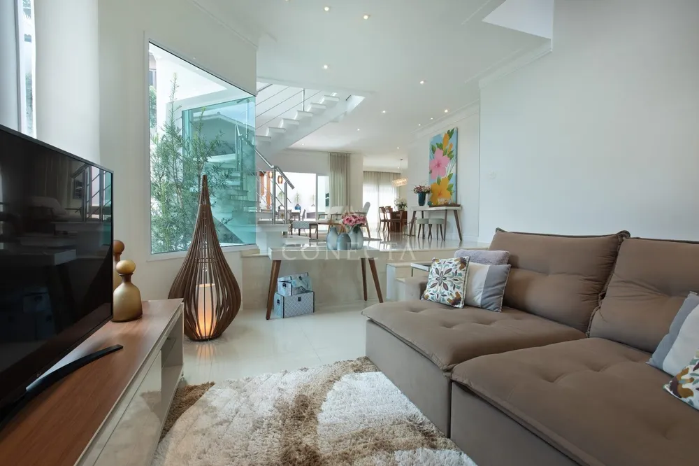 Casa, 4 quartos, 324 m² - Foto 1