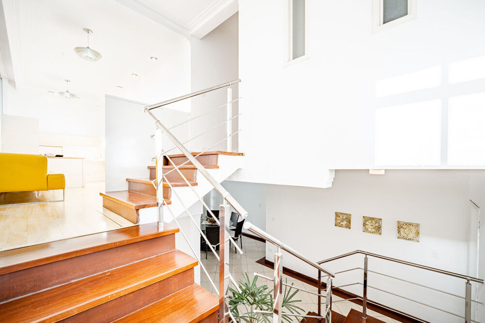 Casa para alugar com 4 quartos, 353m² - Foto 12