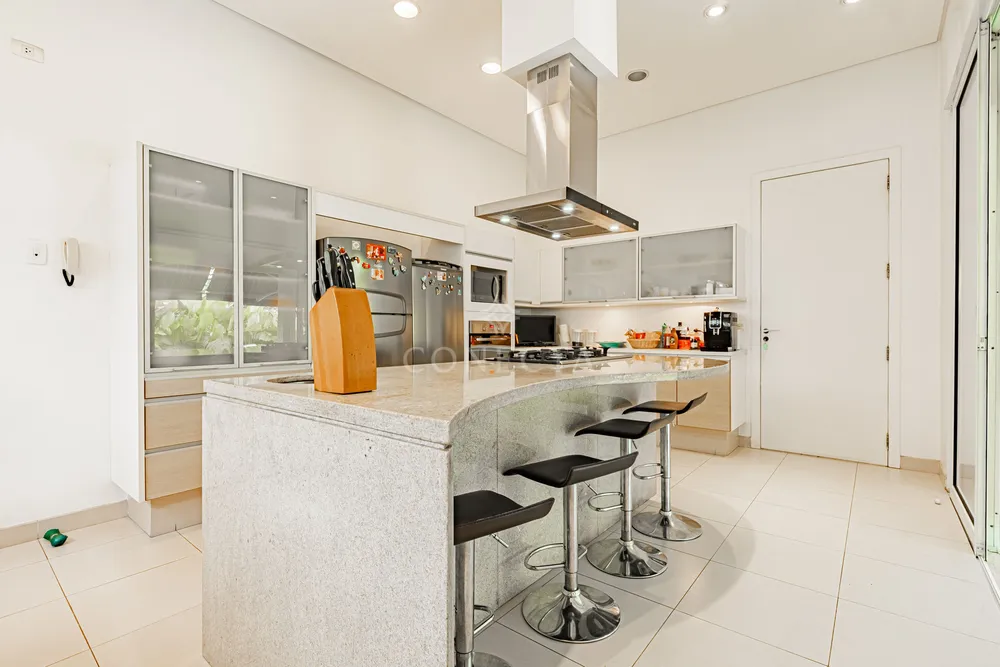 Casa, 4 quartos, 615 m² - Foto 1