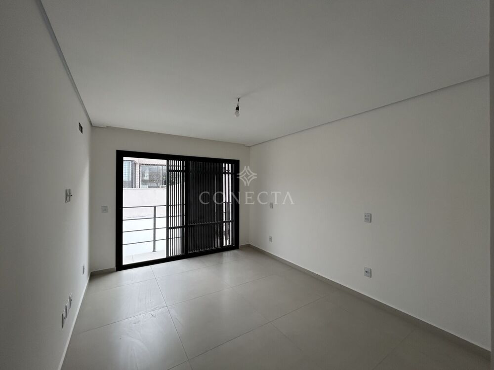 Casa à venda com 4 quartos, 362m² - Foto 2