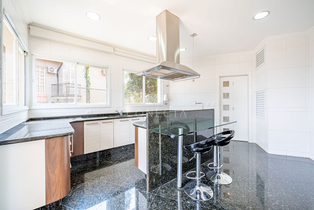 Casa, 4 quartos, 600 m² - Foto 1