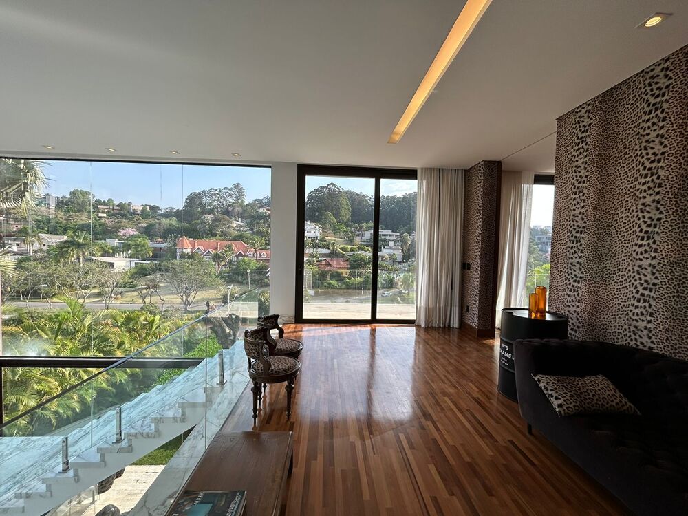 Casa, 6 quartos, 1500 m² - Foto 1