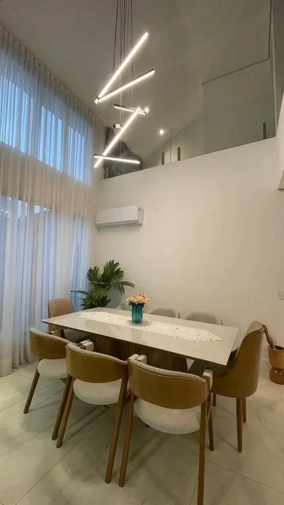 Casa, 4 quartos, 319 m² - Foto 2