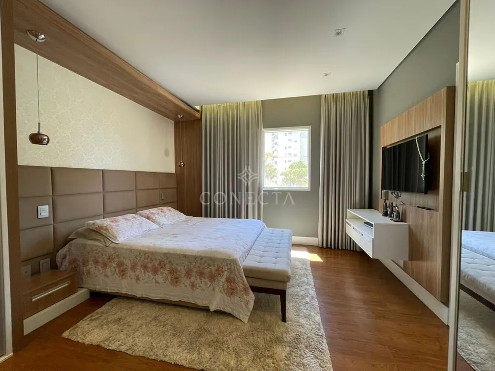 Casa, 3 quartos, 290 m² - Foto 1
