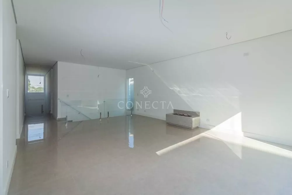 Casa à venda com 3 quartos, 220m² - Foto 8