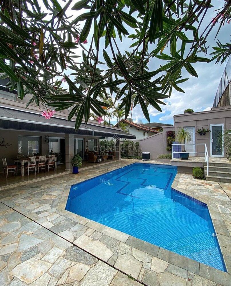 Casa à venda com 4 quartos, 530m² - Foto 4