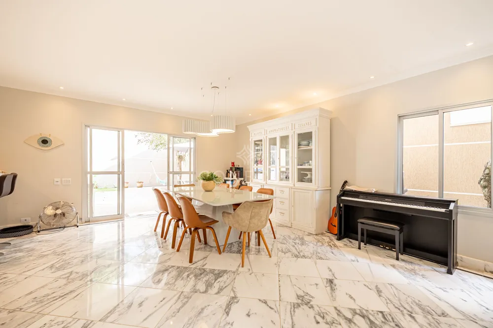 Casa, 4 quartos, 240 m² - Foto 4