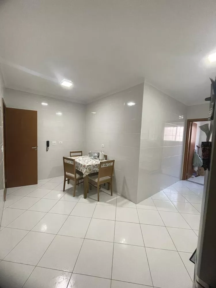 Apartamento à venda com 3 quartos, 130m² - Foto 2