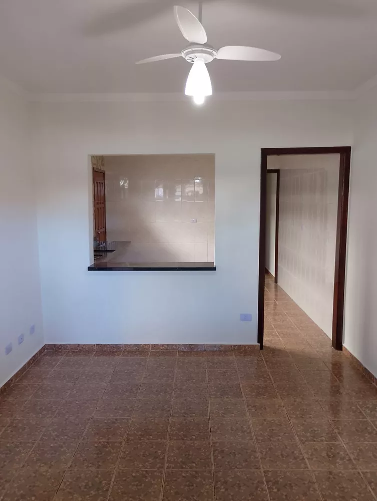 Casa à venda com 2 quartos, 100m² - Foto 4