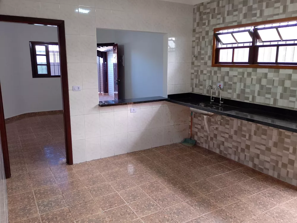 Casa à venda com 2 quartos, 100m² - Foto 5