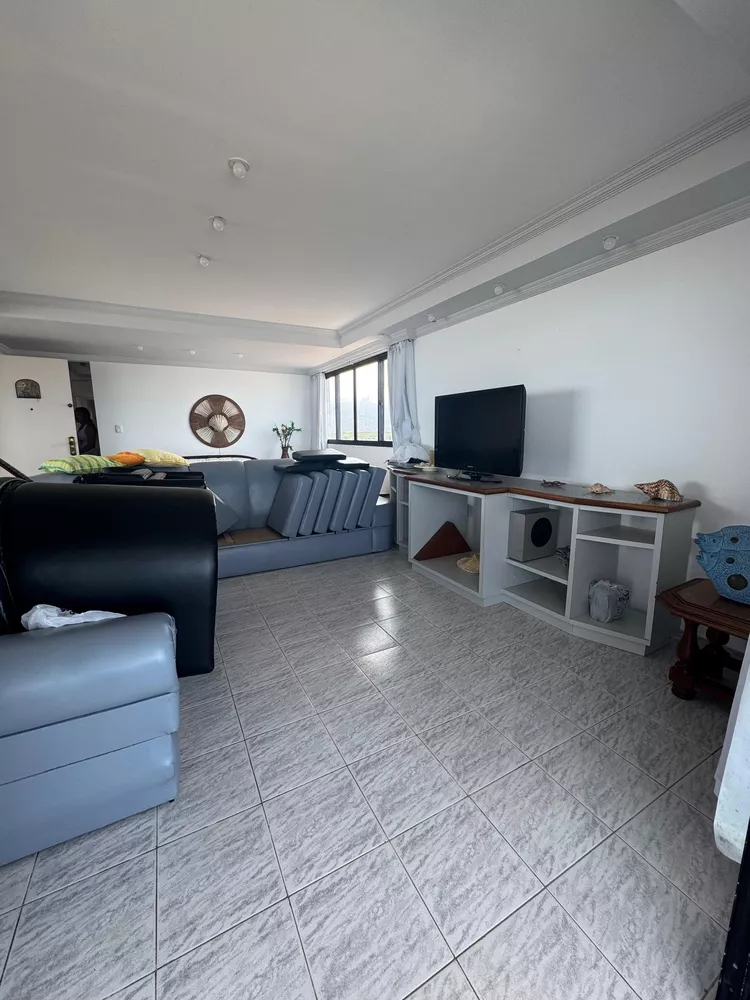 Apartamento à venda com 3 quartos, 165m² - Foto 3