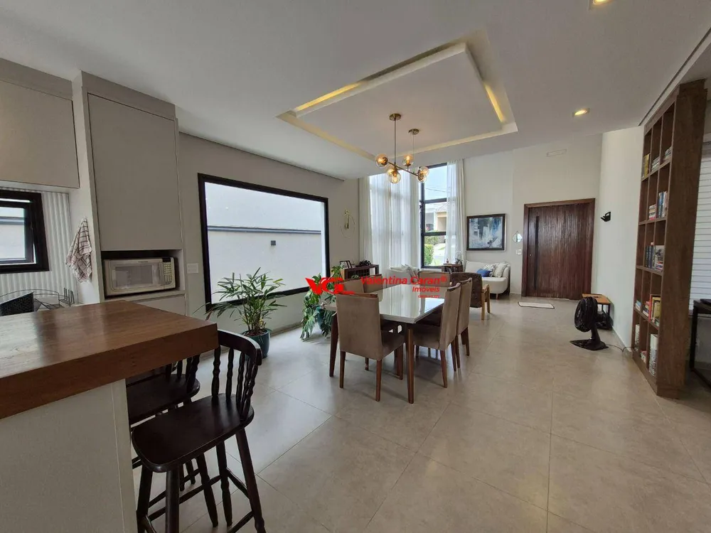 Sobrado, 3 quartos, 227 m² - Foto 1
