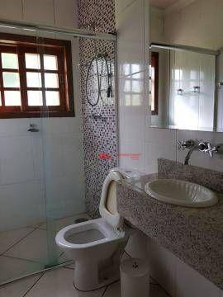 Chácara à venda com 6 quartos, 1000m² - Foto 2