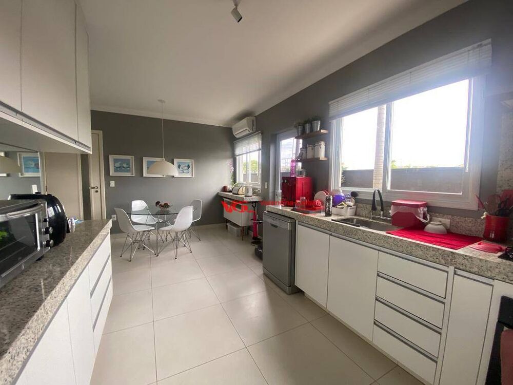 Sobrado, 4 quartos, 300 m² - Foto 1