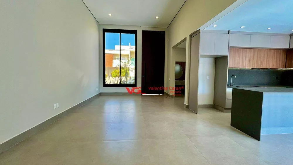 Casa de Condomínio à venda com 4 quartos, 230m² - Foto 2