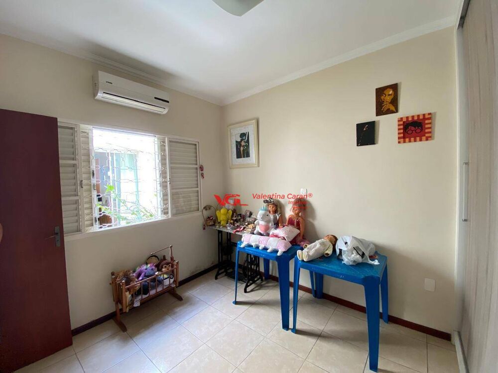 Casa, 3 quartos, 213 m² - Foto 2