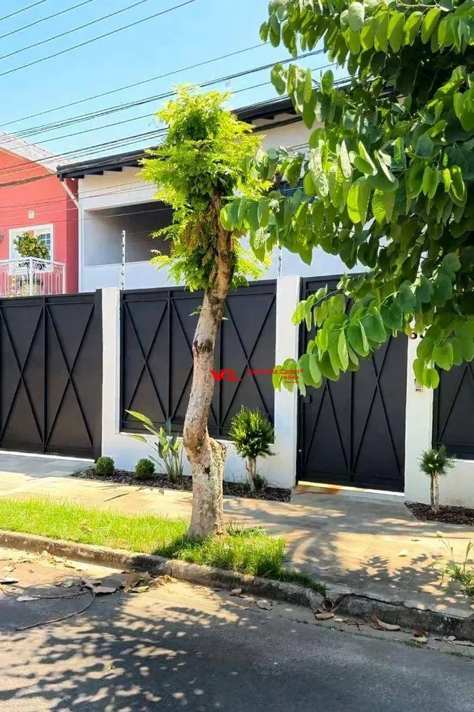 Sobrado, 4 quartos, 365 m² - Foto 1