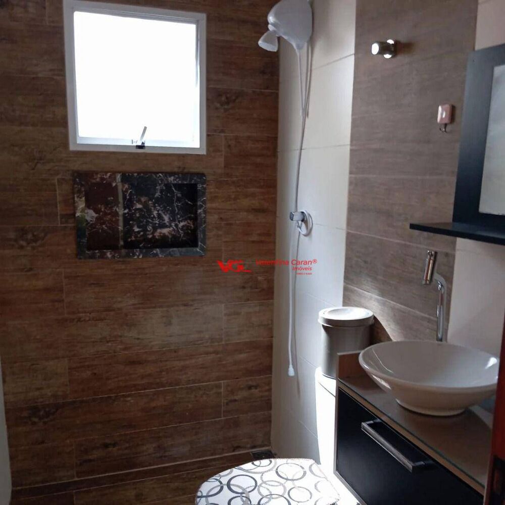 Casa à venda com 3 quartos, 100m² - Foto 4
