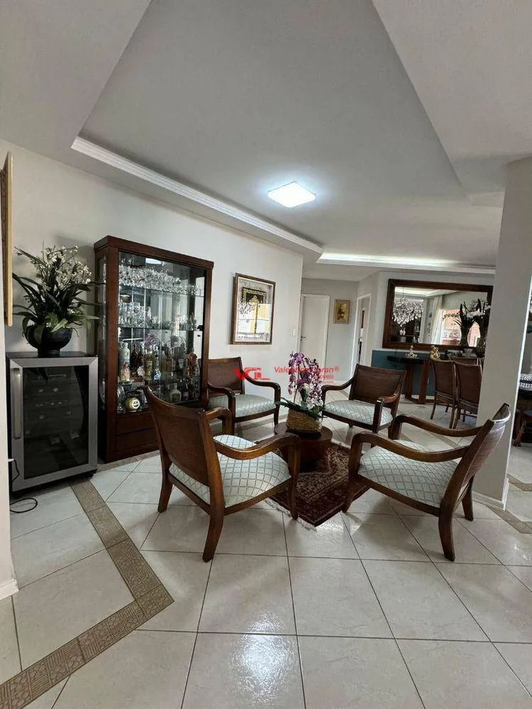 Apartamento, 4 quartos, 212 m² - Foto 10