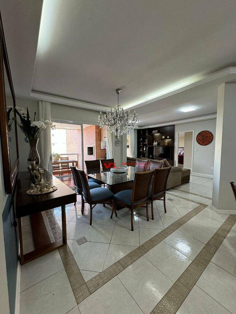 Apartamento, 4 quartos, 212 m² - Foto 1