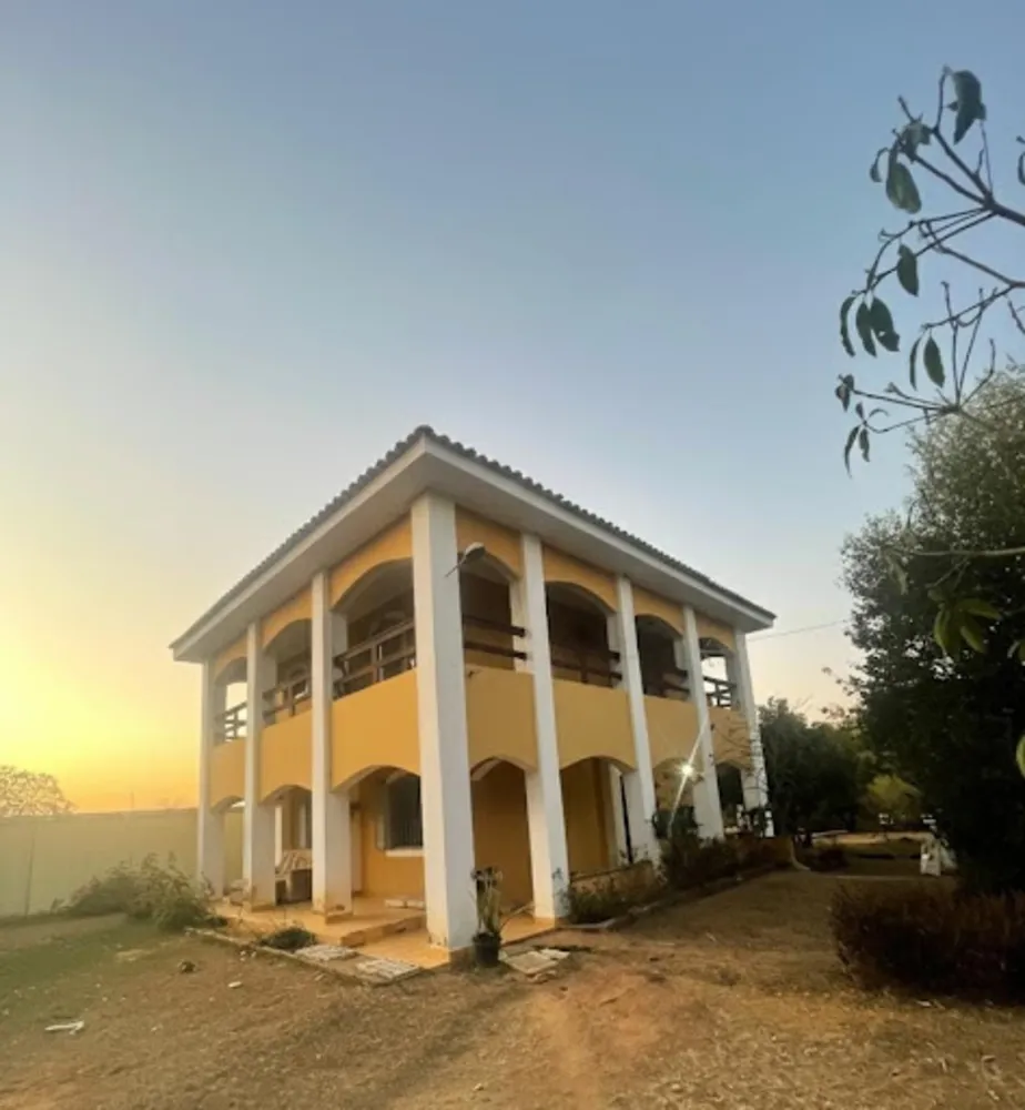 Chácara, 3 quartos, 2442 m² - Foto 1